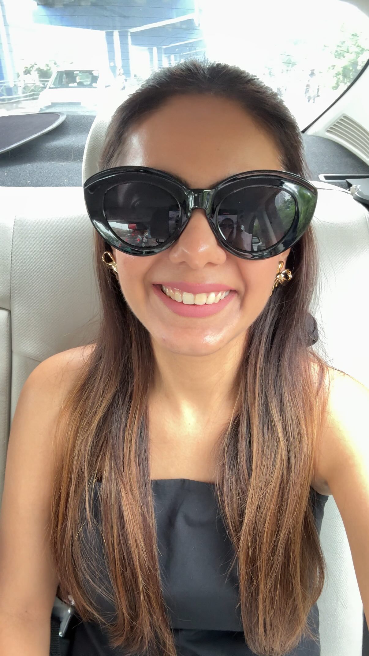 Instagram post by @snehaadwani for Smart Bazaar. Caption reads: I’ve been loving the POND’S Super Light Gel....