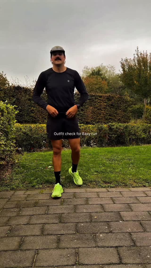 Instagram post by @pacocamacho98 for Siroko. Caption reads: #easyrunday in Netherlands 🇳🇱.