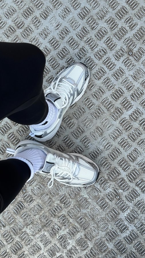 Instagram post by @dmajdys for MODIVO. Caption reads: sporty look with @modivo 
.
.
.
#modivo #modivopl....