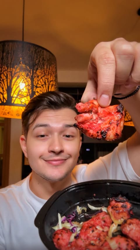 Instagram post by @dan_has_the_munchies for Wolt. Caption reads: [...] acesta?! (AD) #MasterLaPofte #Wolt....