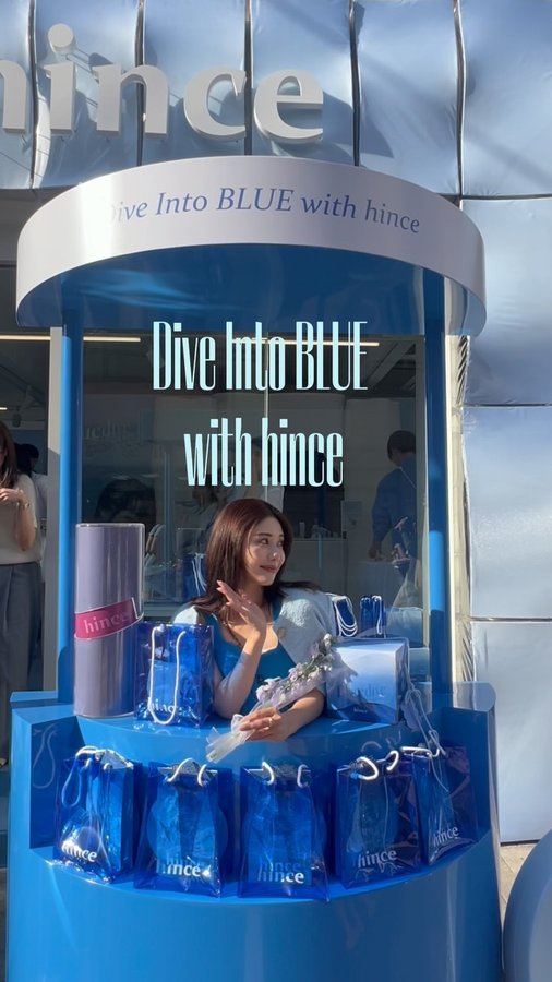 Instagram post by @misato_ichiki for hince. Caption reads: 🩵🐬💙

hinceのPOPUPが6月14日(金)~6月23日(日)まで韓国ソウル/聖水....