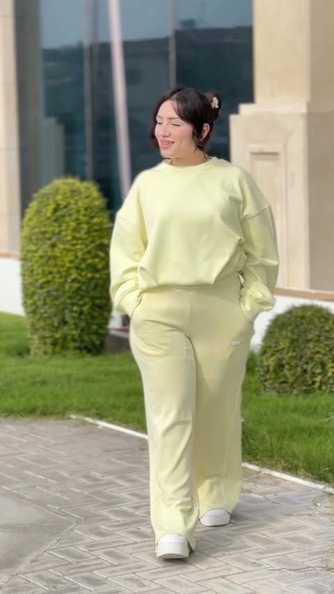 Instagram post by @maramalzghol for Glowmode. Caption reads: [...] اللبسات اطلبوهم على ضمااانتي حلوييين....