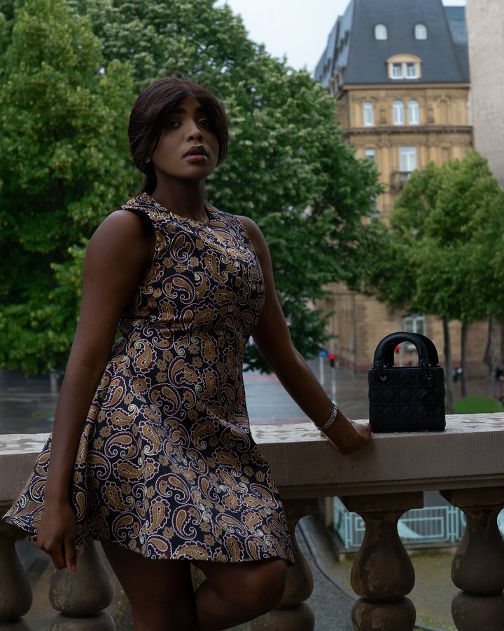 Instagram post by @dizeudaniele for JW ANDERSON. Caption reads: Anzeige// Embracing a little midweek glam 🔅....