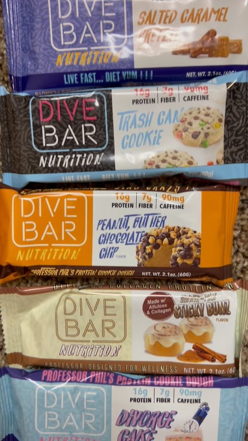 Instagram post by @chlo.chlolifts for Dive Bar Nutrition. Caption reads: This is your sign to try @divebarnutrition 

My....