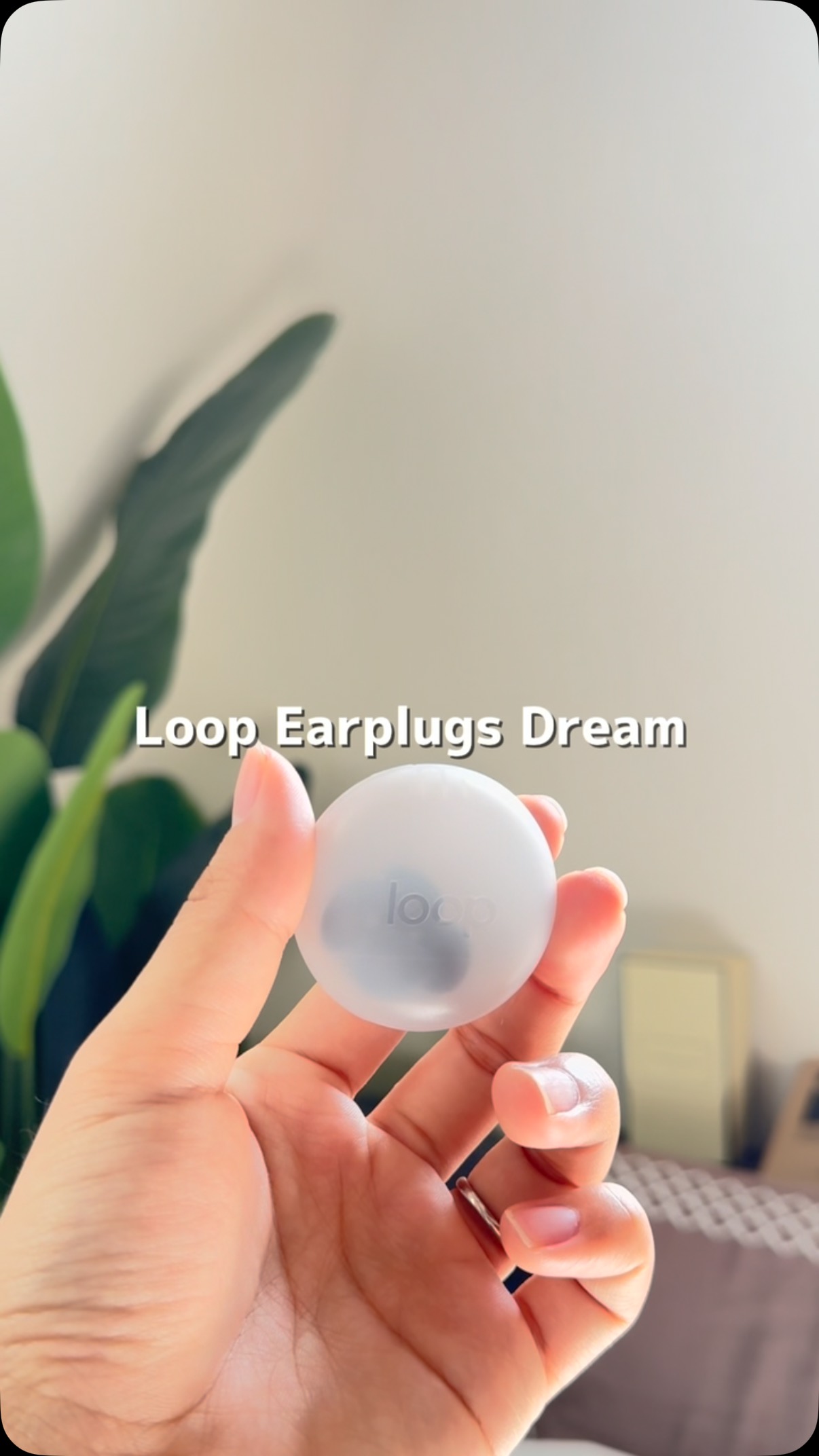 Instagram post by @ard30.by for Loop Earplugs. Caption reads: たけしに快眠グッズプレゼントした！！！☺️

僕本当に昔からイビキがやばくて
いつもたけしには申し訳....
