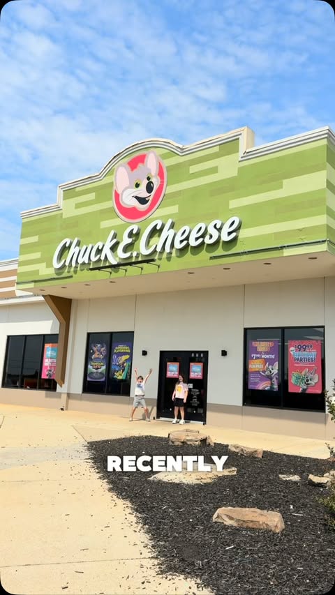 Instagram post by @shellyraycreates for Chuck E. Cheese. Caption reads: We had the best family day at Chuck E. Cheese!....