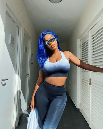 Instagram post by @monifajansen for HotMiamiStyles. Caption reads: Body and mind🅿️👽 @hotmiamistyles Ad.