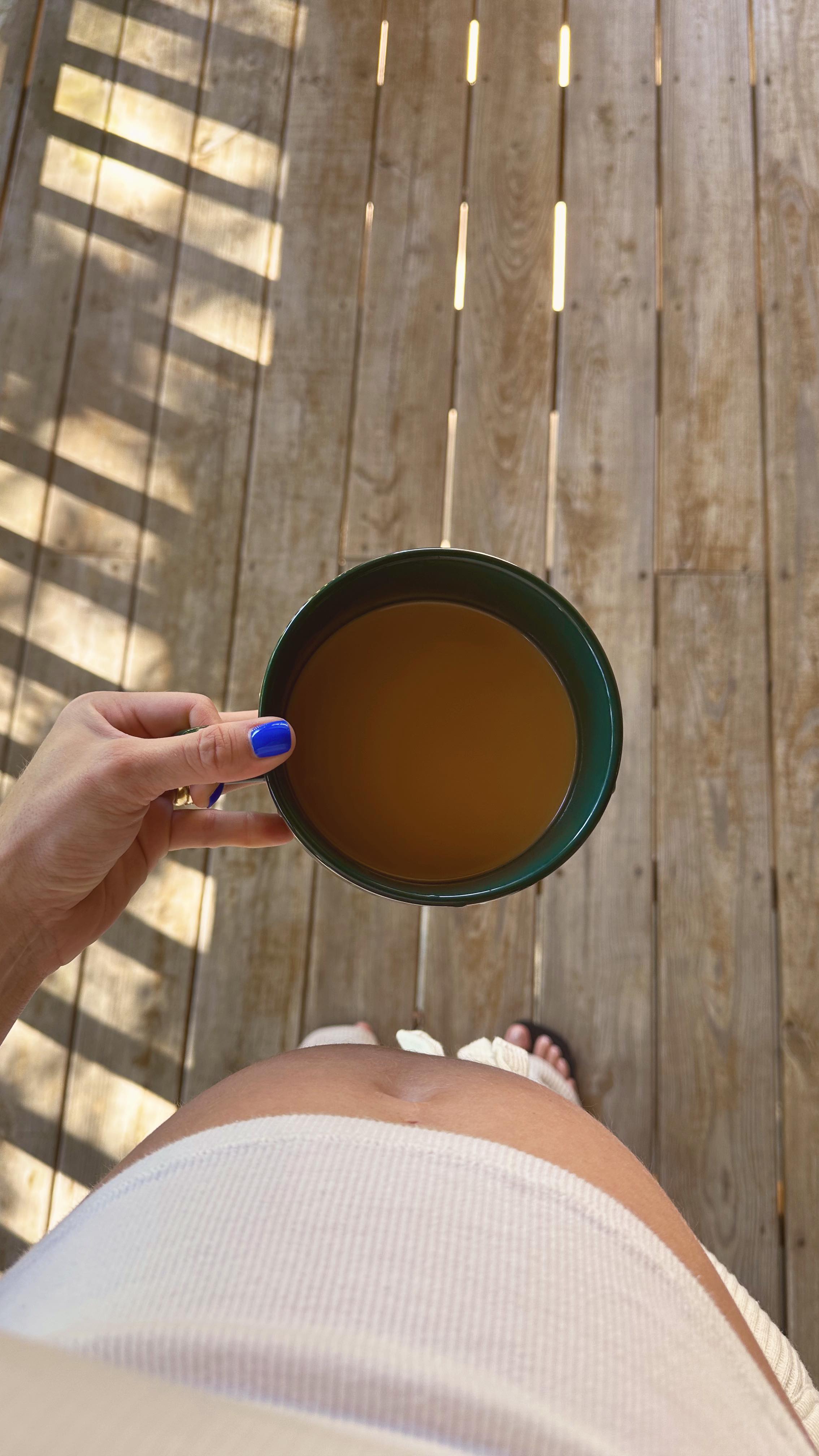 Instagram post by @colleenpipess for true Botanicals. Caption reads: REFUSING to fall victim to pregnancy puffiness!!!....