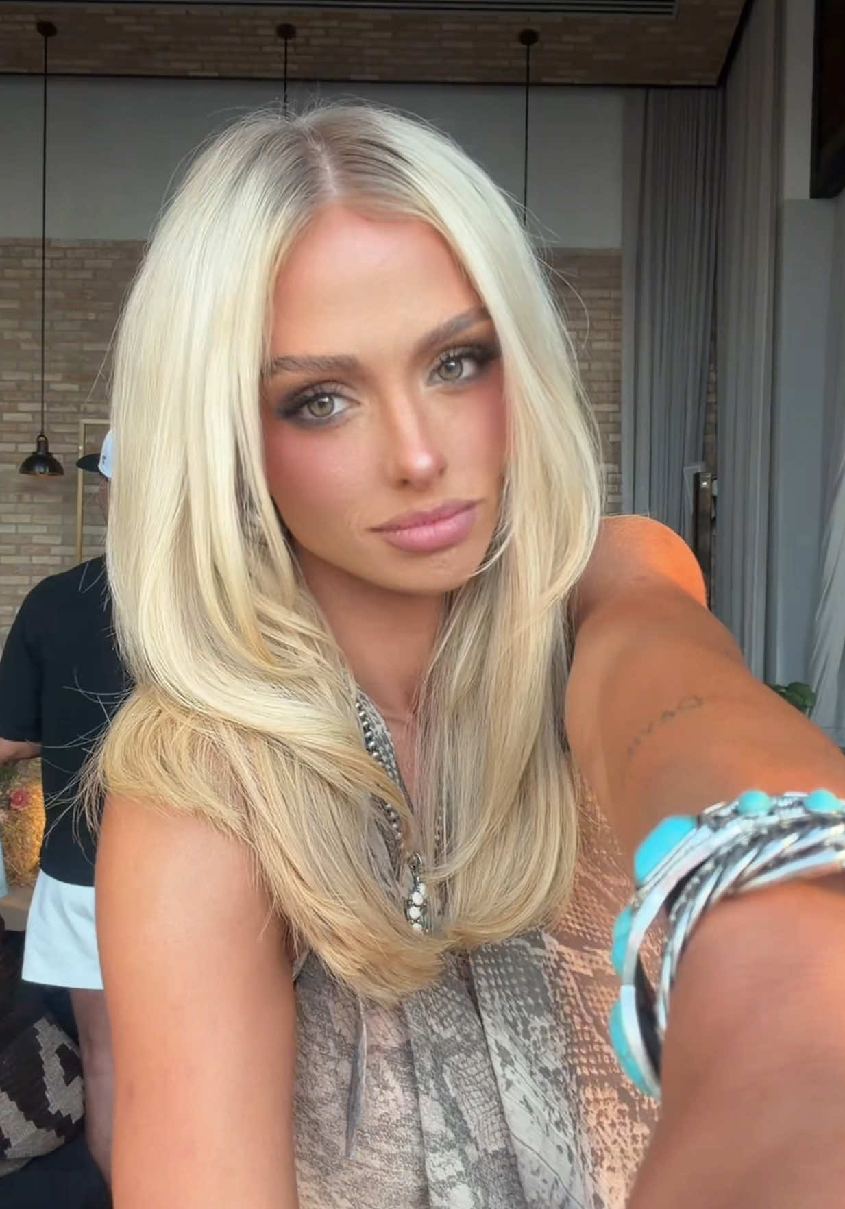 TikTok post by @miranda__hope for Marc Anthony Türkiye. Caption reads: the do💁🏼‍♀️ @Marc Anthony Hair....