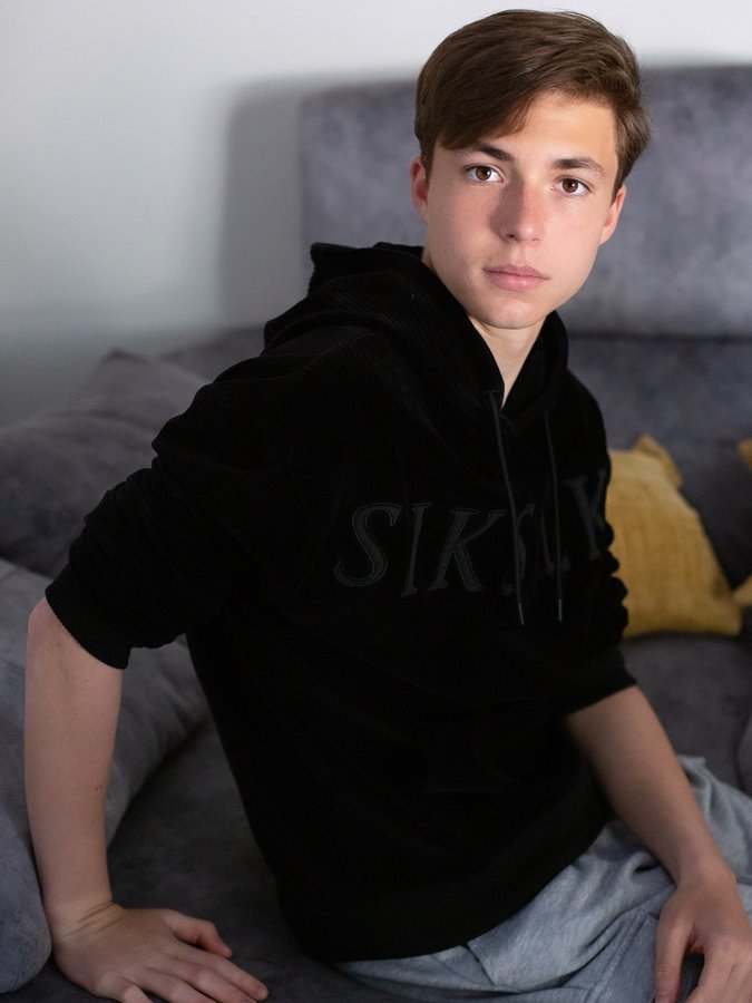 Instagram post by @deniskozhukhovofficial for SIKSILK. Caption reads: Hi everybody 😉 #portfolio 
📸....