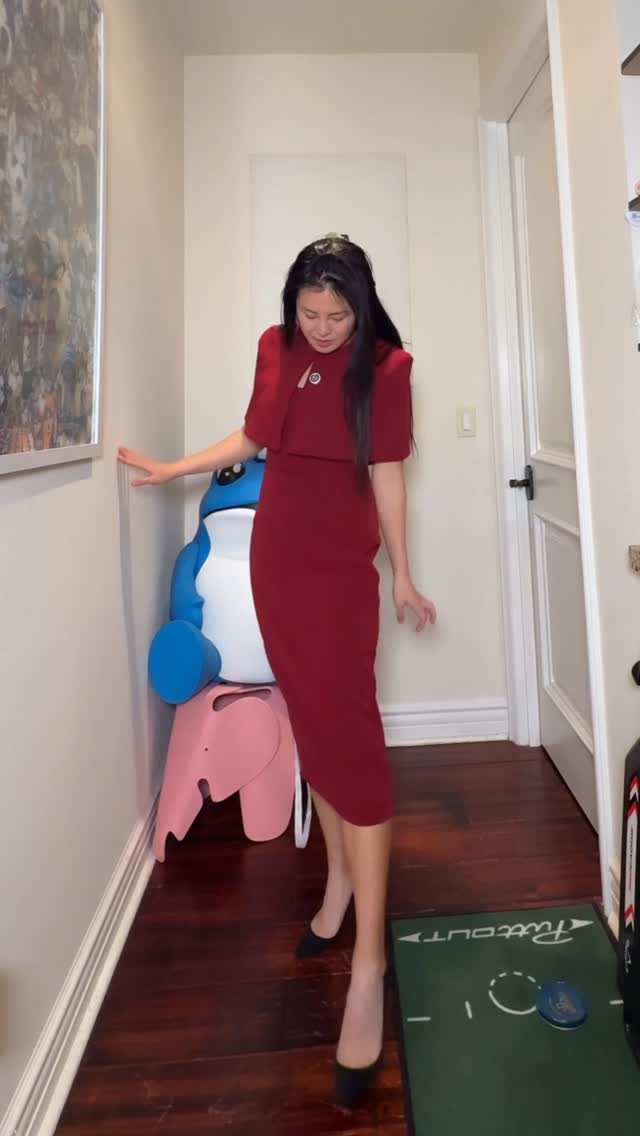 Instagram post by @hyunee_eats for Club L London. Caption reads: Which dress should I wear? Should I tie my hair....