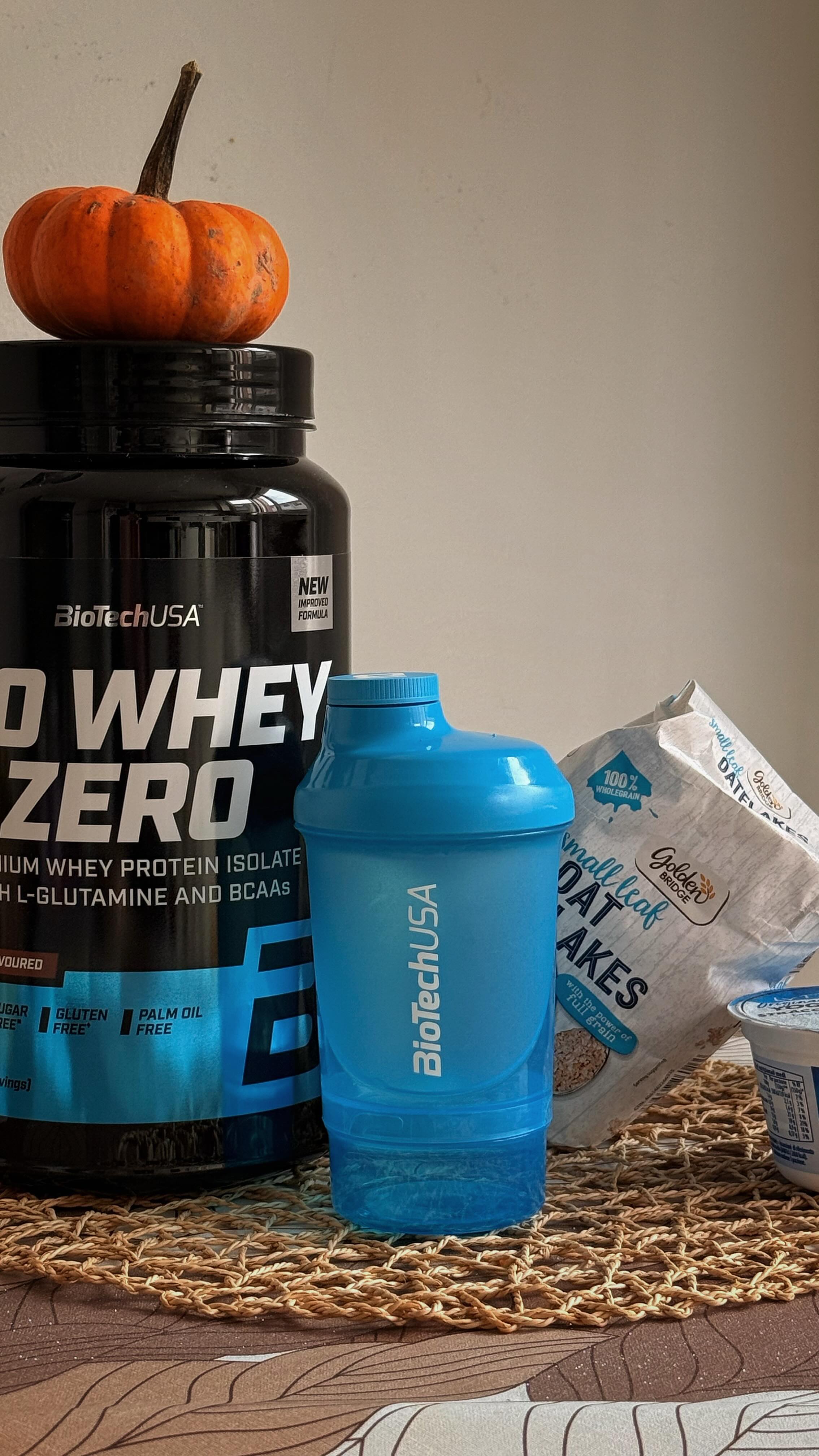 Instagram post by @ladyessegici for Brandbassador. Caption reads: My Perfect Protein Shake!.
Save the #recipe....