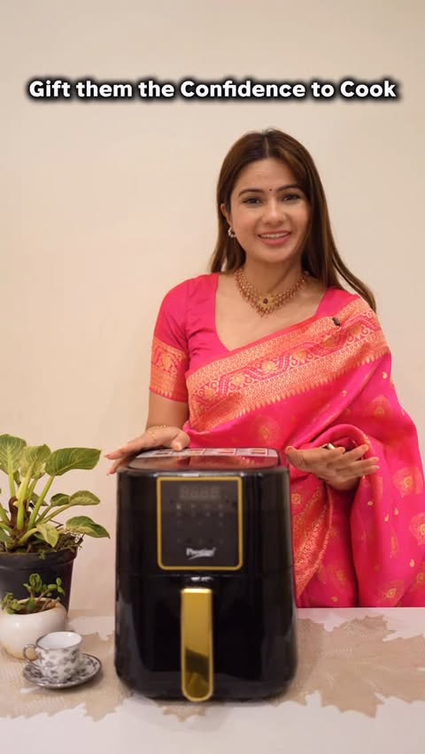 Instagram post by @deesha.umesh for TTK Prestige. Caption reads: [...] every cook there’s a solution....