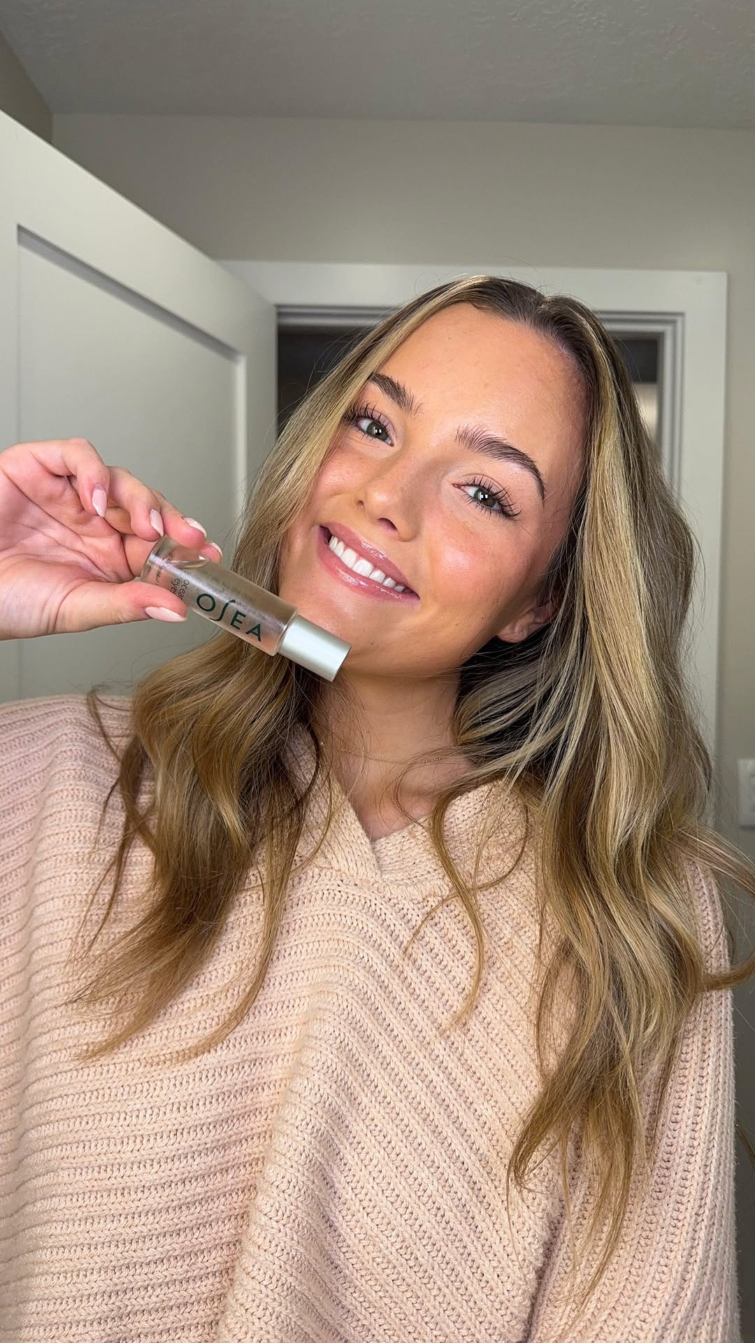 Instagram post by @avaconti_ for FabFitFun. Caption reads: 💐SPRING SPOILER 💐 8 hours of sleep? Never heard....