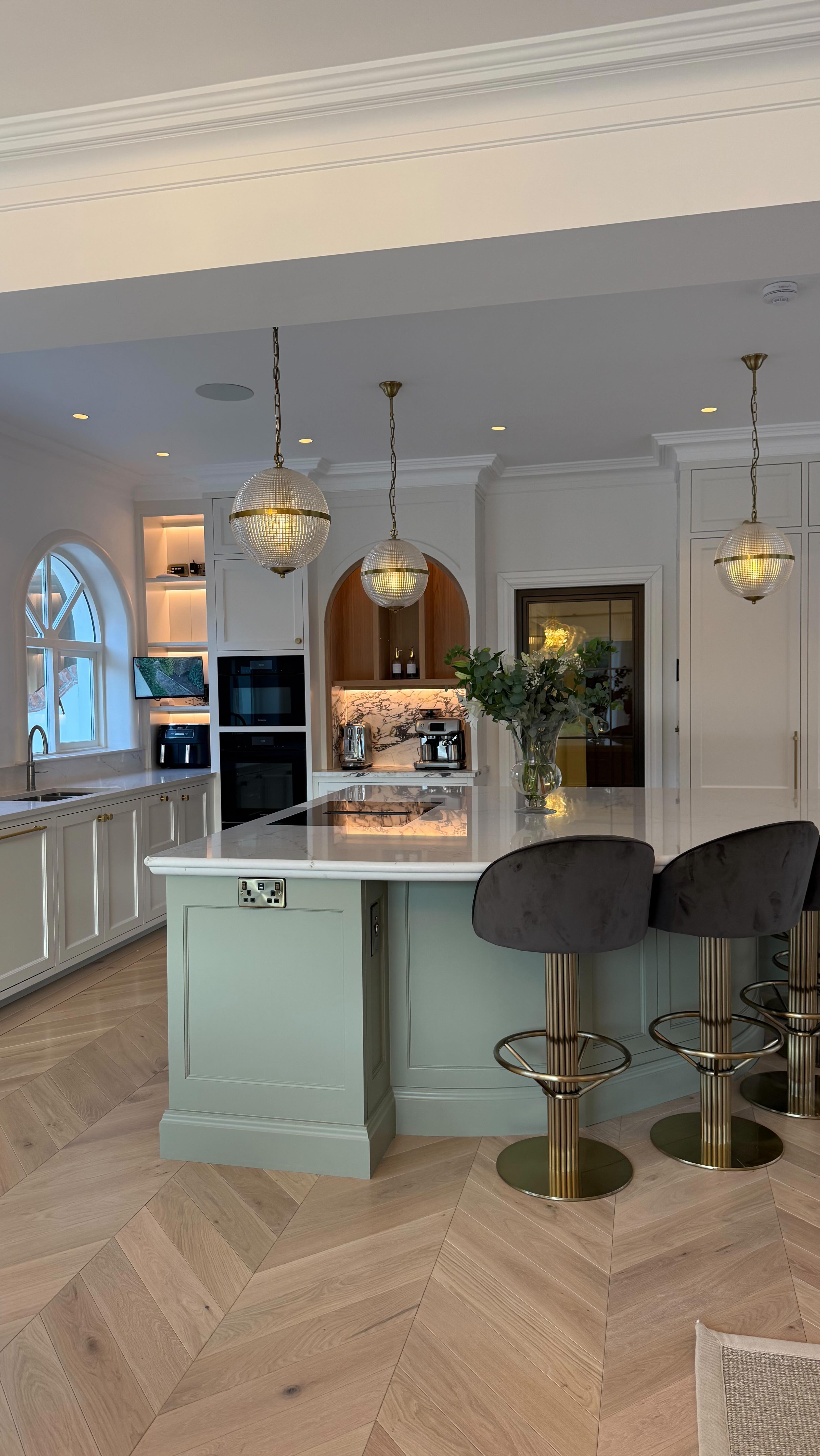 Instagram post by @rosanna_davison for Miele. Caption reads: Our kitchen a year ago ➡️ now 

It’s exactly one....