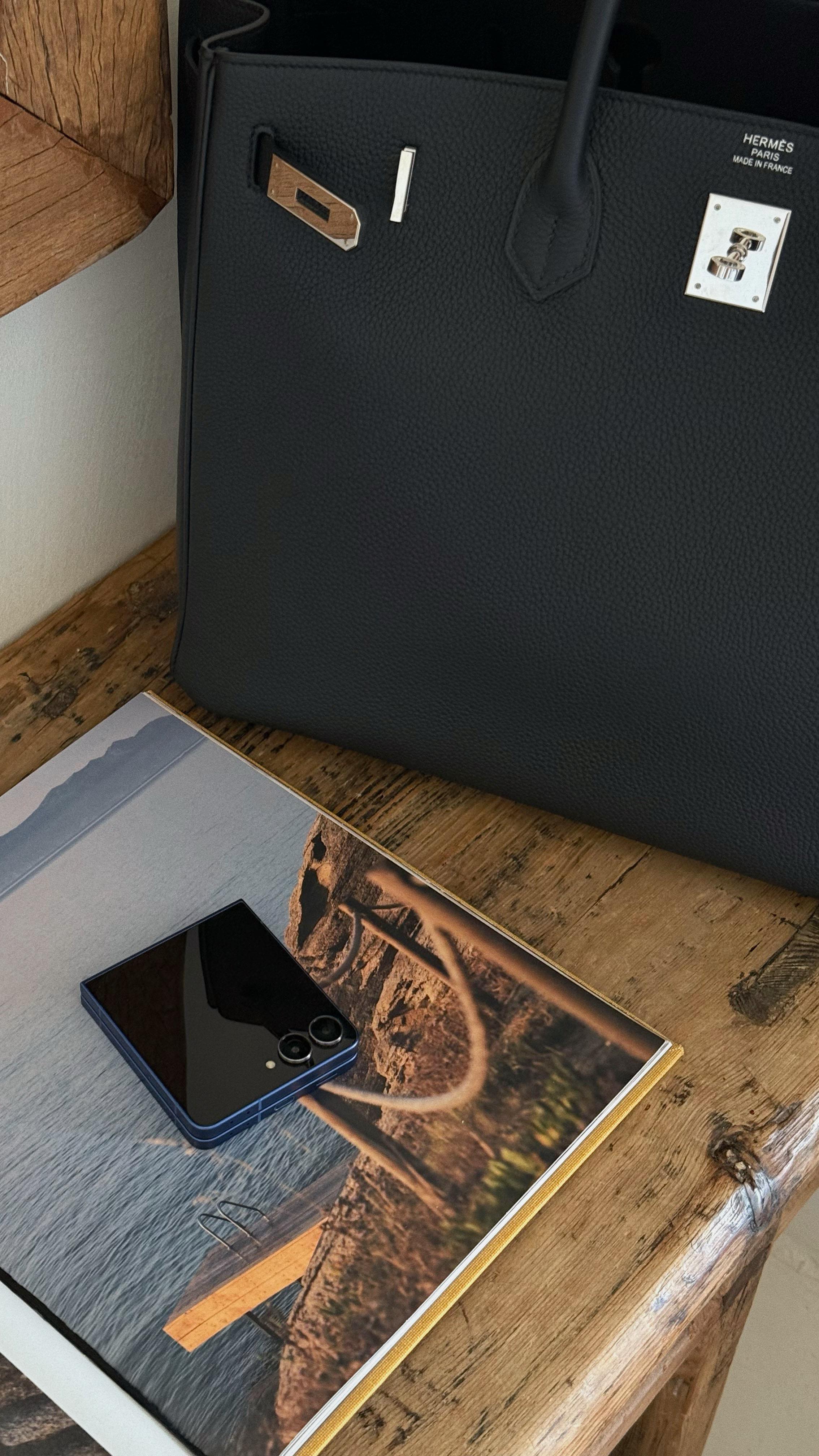 Instagram post by @iamnathangraff for Fnac. Caption reads: [...] drama of Mykonos nights.

@samsungfrance....