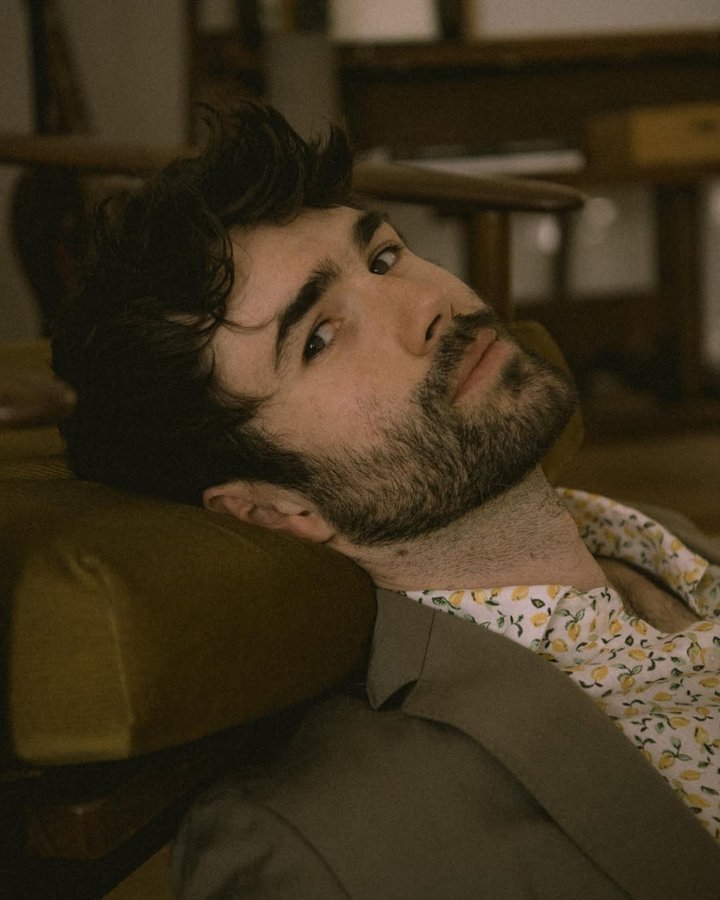 Instagram post by @lukas_hof for Eton Shirts. Caption reads: [...] am prepared for some warmer days with....