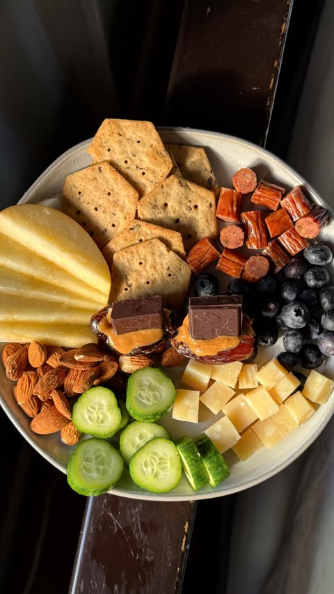 Instagram post by @bearenger for Simple Mills. Caption reads: Let’s make a snack plate ☺️

Details
- Honeycrisp....