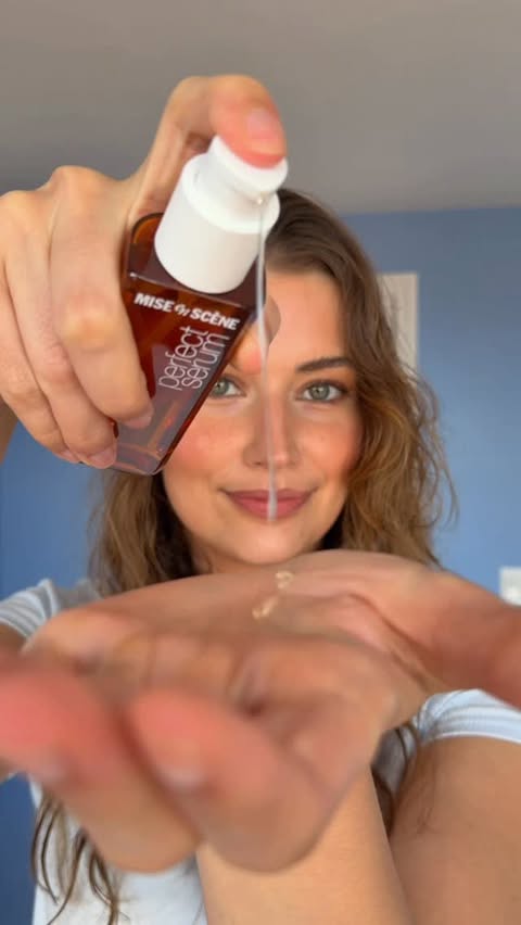 Instagram post by @sarahpalmyra for mise en scène. Caption reads: AD Comment HAIR and I’ll send you the link to the....