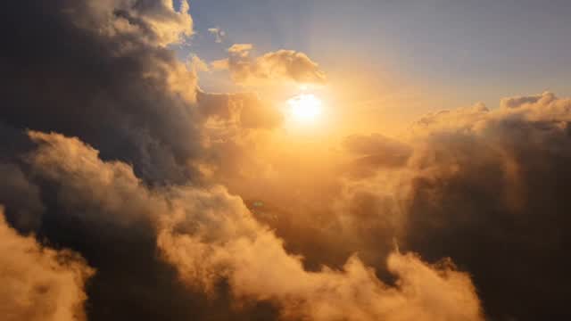 Instagram post by @seymen.b for Renault. Caption reads: 100.Gün ! 
İlk kez bu kadar tek parça, kesintisiz....