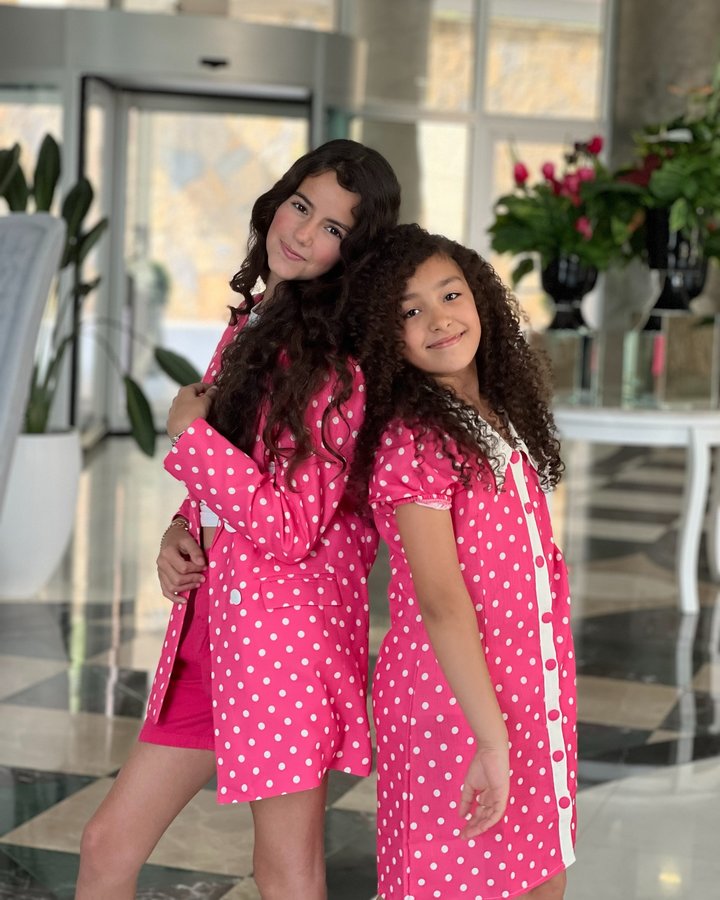Instagram post by @minaakdin for H’A Kids Club. Caption reads: 🌸🌸🌸 Outfit @hilal_akinci #reklam....