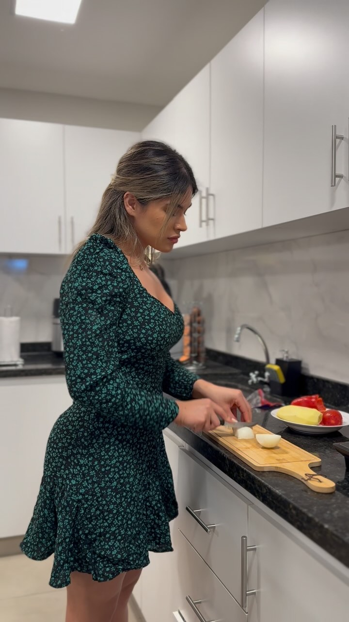 Instagram post by @sharontgarcia for Knorr. Caption reads: Mi comida favorita ❤️🍛
#Knorr #MeteleMagia....