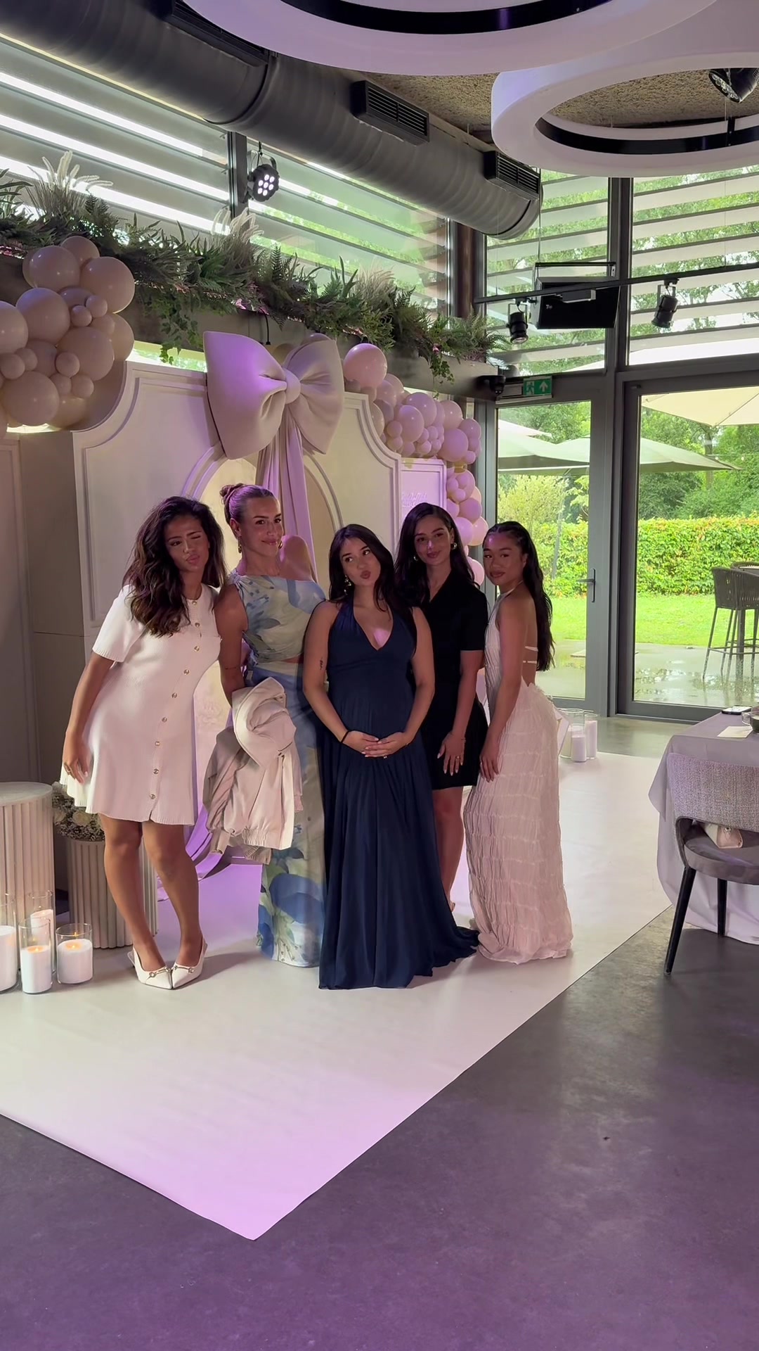 TikTok post by @indyisabella for L'Oreal Paris. Caption reads: Babyshower recap!! Zo mega verrast en ontzettend....