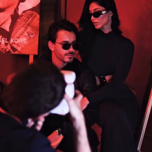 Instagram post by @pietravm_ for Michael Kors. Caption reads: Dia dos namorados com @michaelkors ! Garanta esses....