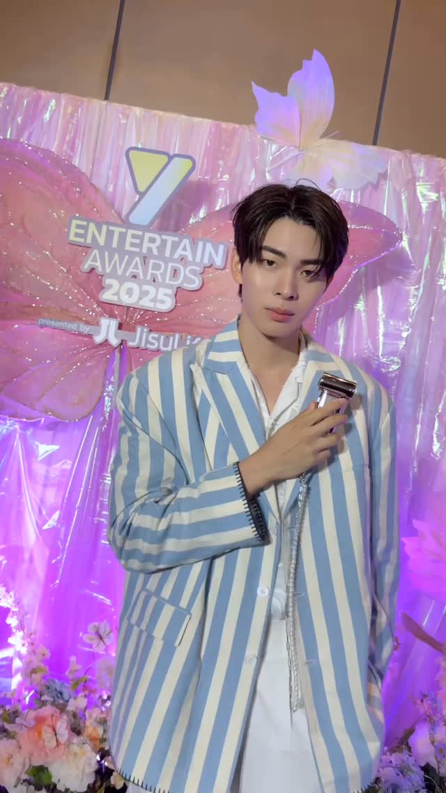 Instagram post by @mytonsrn for JisuLife Thailand. Caption reads: Let the wind talk, I’ll stay cool —....