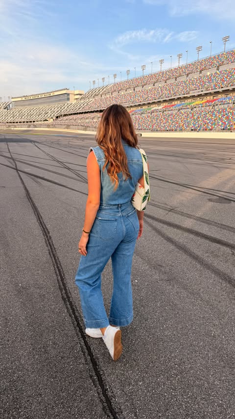 Instagram post by @lolowithrow for NASCAR. Caption reads: [...] #Daytona500 #rtrpartner #rtrmuse @nascar.