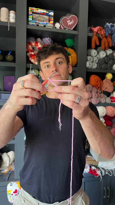 Instagram post by @madewithlovebytomdaley for Hobbycraft. Caption reads: Tom Daley is back to show a crafty tip! 🧶

Today....