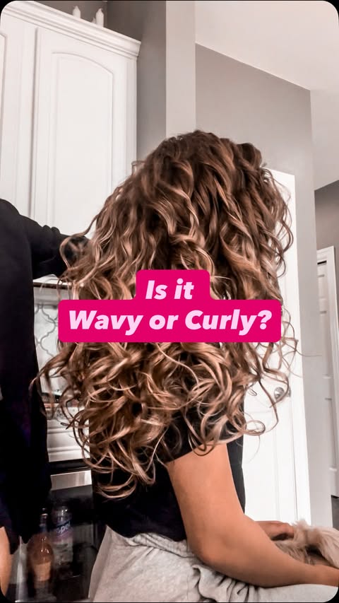 Instagram post by @wavycurly for BounceCurl. Caption reads: [...] listed in my Amazon shop TOOLS: ➰@bouncecurl....