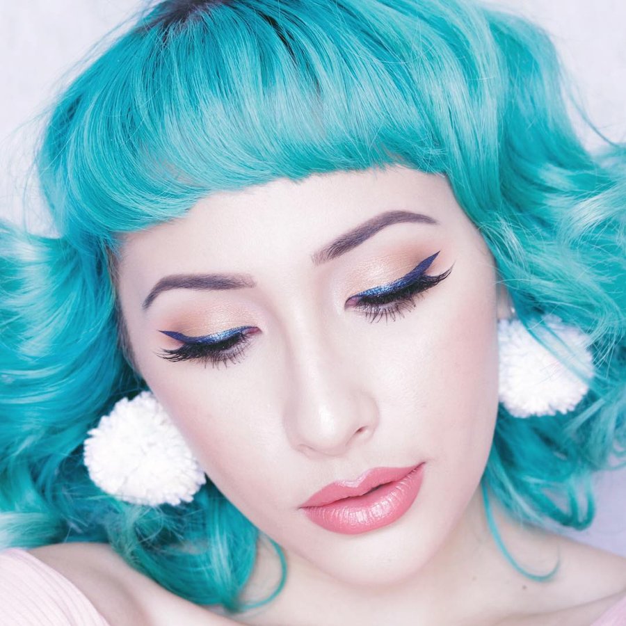Instagram post by @ahitsrosa for Bustle. Caption reads: [...] me is acceptable! Partnered up with @bustle....