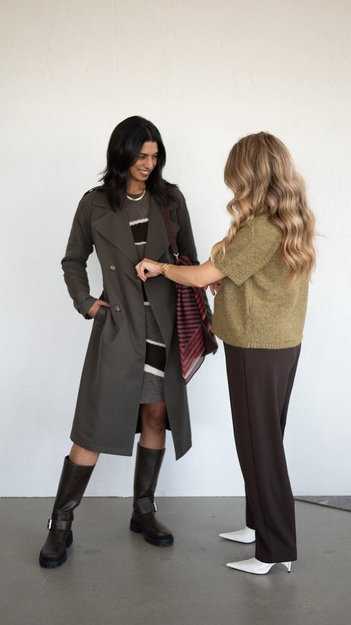 Instagram post by @julianne_costigan for Reitmans. Caption reads: 3 Knitwear Essentials for a Fall Closet Refresh....