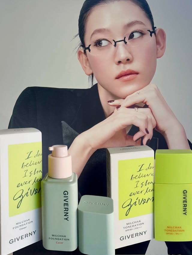 Instagram post by @chiaaii for Meikit. Caption reads: [...] @giverny_japan @giverny_korea @meikit_cosme....