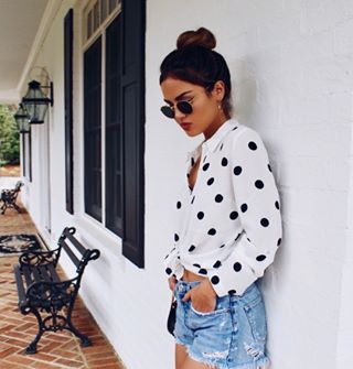 Instagram post by @evannelucas for SENSTYLABLE. Caption reads: Got a thangg for polka dots 🤤  #liketkit #ad....
