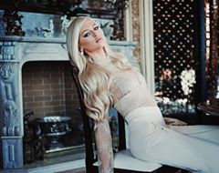 Instagram post by @loren for Boys Lie. Caption reads: [...] before christmas. link in stories🖤 @boyslie....