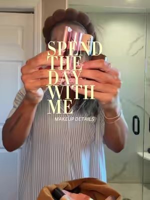 TikTok post by @kelseylwashburn for DIBS Beauty. Caption reads: [...] #motherhood #fitmom #sahmlife #makeup....