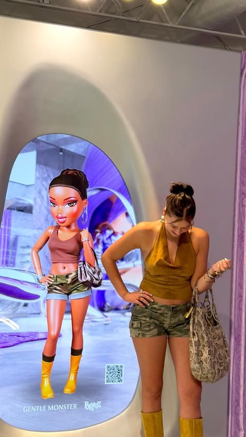 Instagram post by @carolinericke for Bratz. Caption reads: i ❤️ my little friends @bratz #BratzStylin #ad.