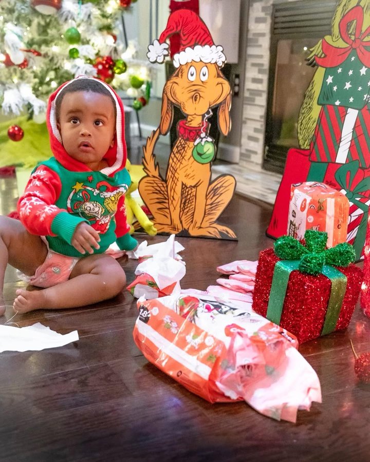 Instagram post by @iamlaurenlyrics for Hello Bello. Caption reads: [...] and online for existing bundles at....