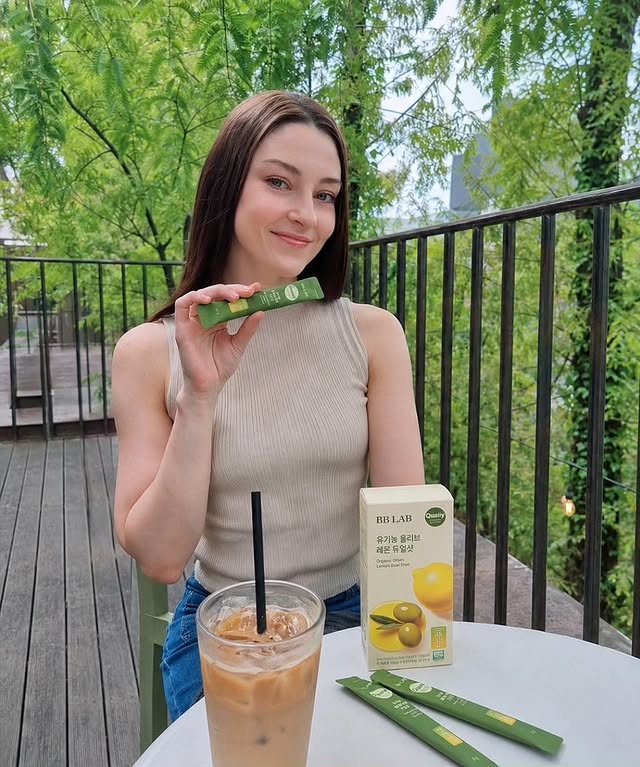 Instagram post by @christinakd92 for Nutrione. Caption reads: #AD 🫒🍋 I kept seeing the olive oil + lemon....