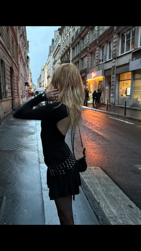 Instagram post by an influencer for Maybelline New York. Caption reads: ad. try this if your base is cakey @maybelline....