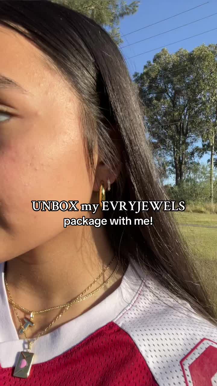 TikTok post by @_tianekalepo for Evry Jewels. Caption reads: USE CODE: TK48 @EVRY JEWELS #evryjewels #unboxing....