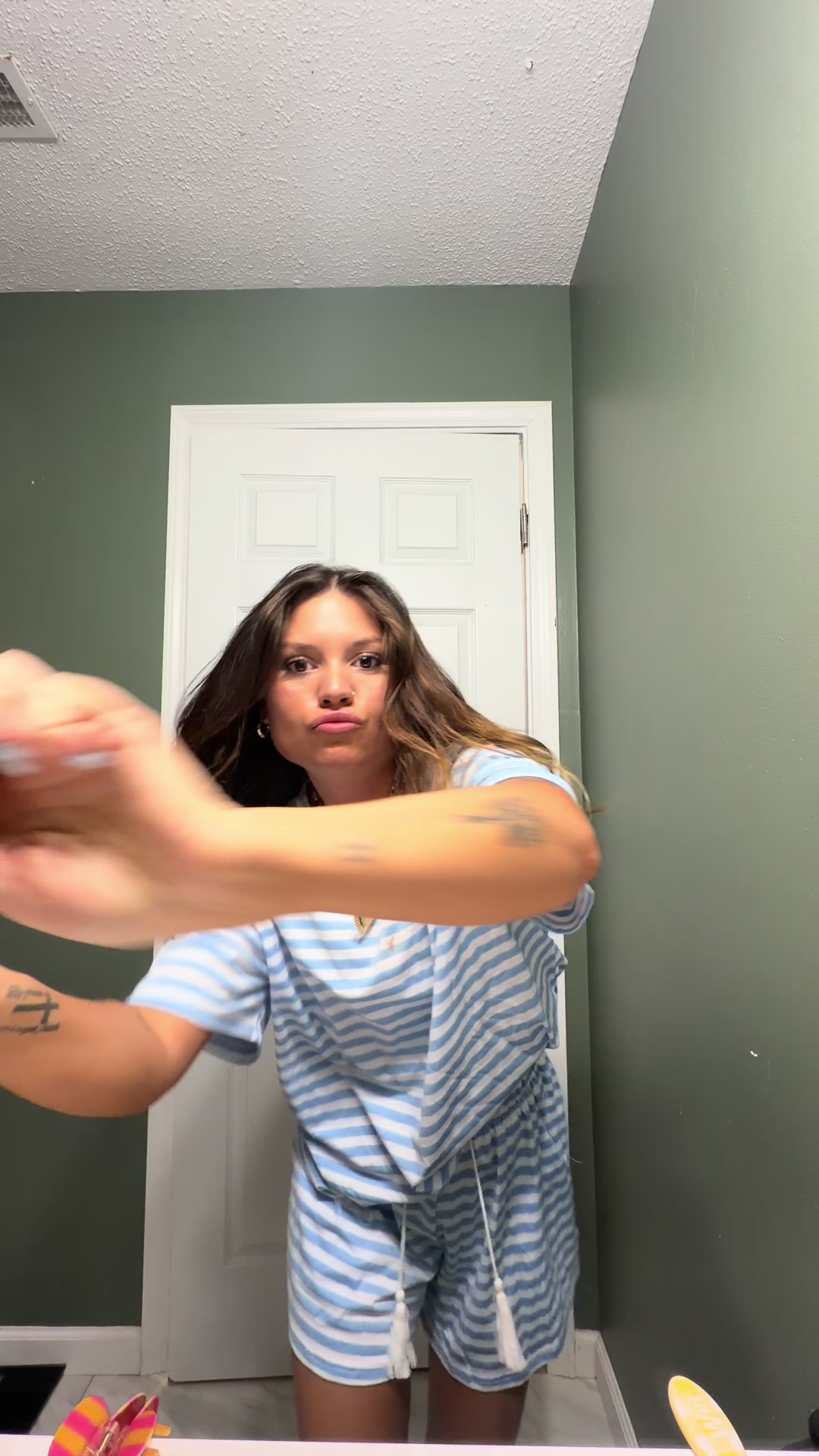 TikTok post by @kaylabattles for Sud Scrub. Caption reads: Hot girls use @Sud Scrub®.