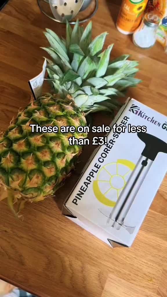 TikTok post by @fakeawayqueen for kitchenglora. Caption reads: [...] #fruitcutter #tiktokmademebuyit....