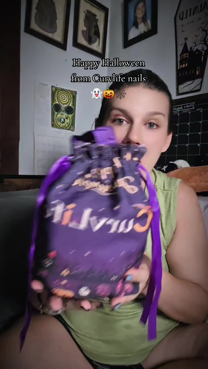 TikTok post by @magickalgoddess17 for CurvLife_official. Caption reads: #curvlife #pressonnails #curvlifepressonnails....