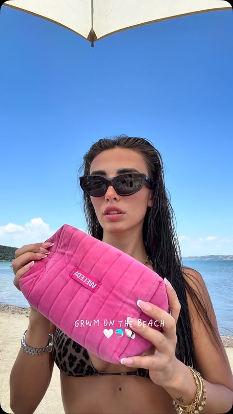 Instagram post by @martina_trinca for Kosas. Caption reads: [...] // Fotoprotector Fusion Water Magic Glow....
