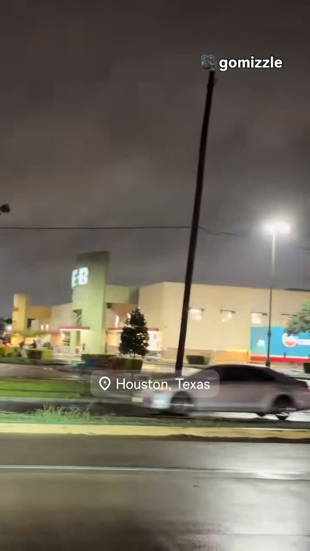 Instagram post by @thehoustonman for H-E-B. Caption reads: “You Still Going In?” 🤘🏼😮‍💨👊 #Yup....