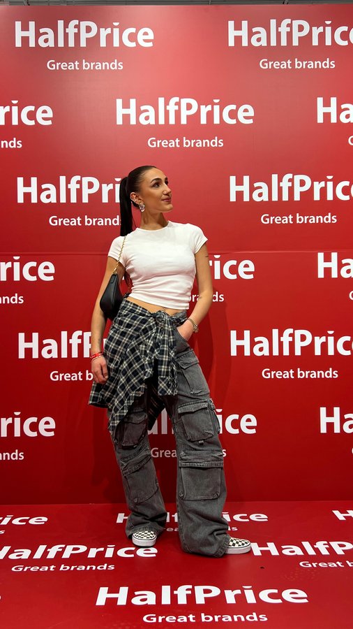 Instagram post by @ilaryelly for HalfPrice. Caption reads: shopping challenge da @halfprice.eu 🚨

#adv....