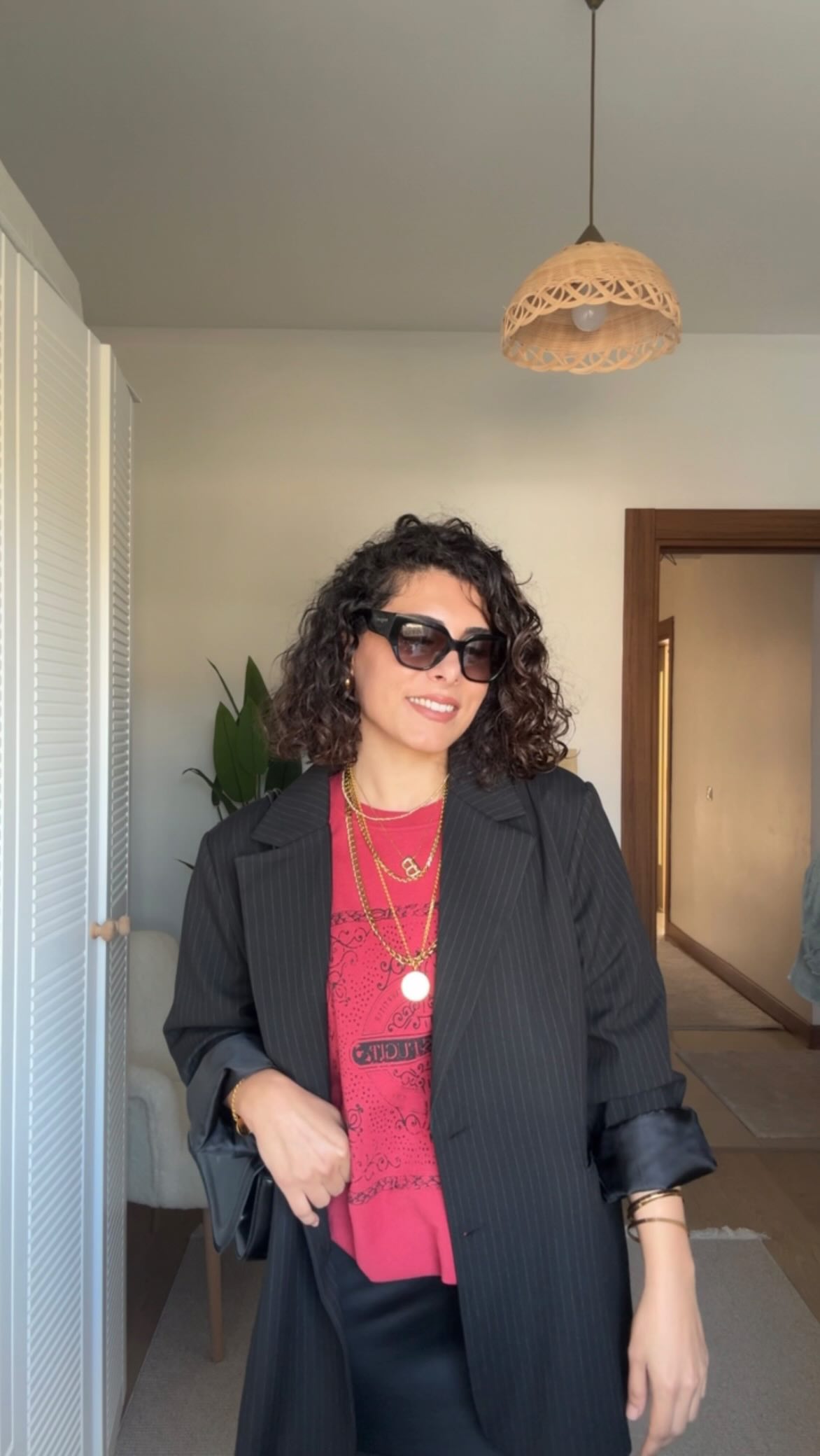 Instagram post by @rukenekinci21 for Mai. Caption reads: Nasıl olmuşum kızlar 💃🏻
.
.
Etek @koton 
Tişört....